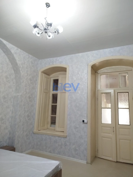 Aylıq Kirayə 3 otaqlı Köhnə Tikili bina evi  70m², Bakı
