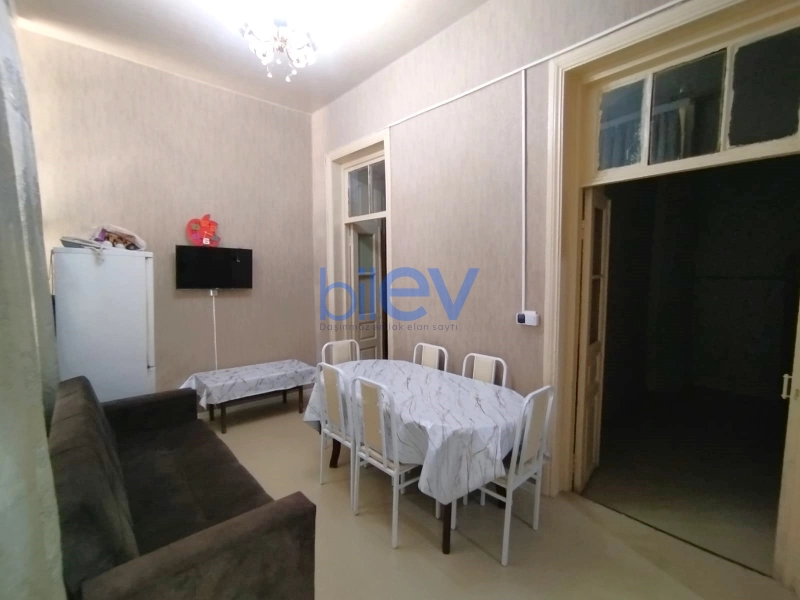 Aylıq Kirayə 3 otaqlı Köhnə Tikili bina evi  70m², Bakı