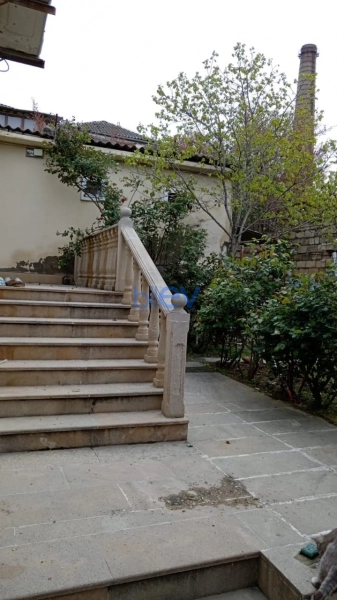 Satış 7 otaqlı Həyət evi  300m², Bakı