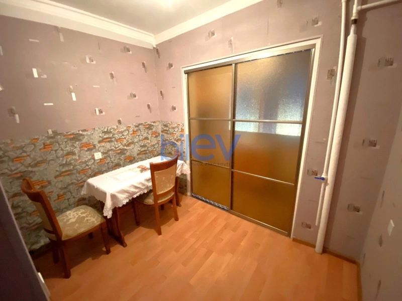 Aylıq Kirayə 3 otaqlı Köhnə Tikili bina evi  65m², Bakı