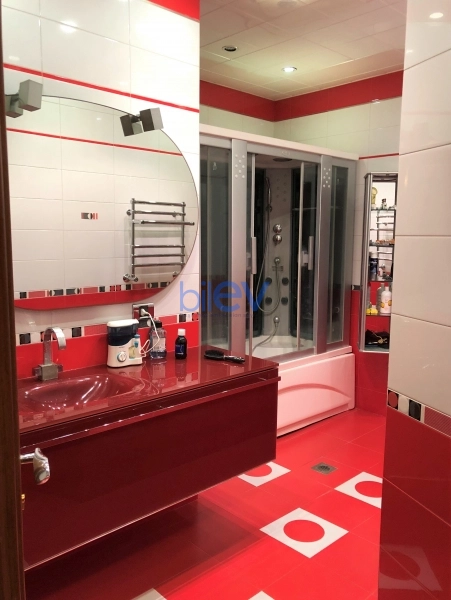 Aylıq Kirayə 3 otaqlı Yeni Tikili bina evi  145m², Bakı