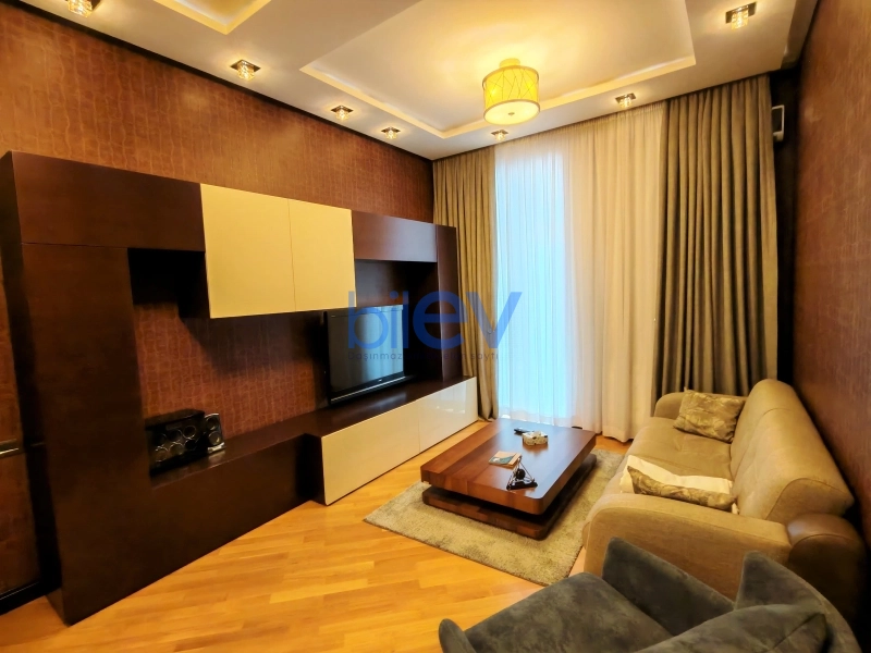 Aylıq Kirayə 4 otaqlı Yeni Tikili bina evi  176m², Bakı