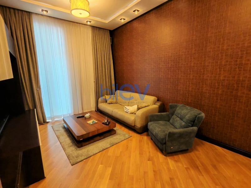 Aylıq Kirayə 4 otaqlı Yeni Tikili bina evi  176m², Bakı
