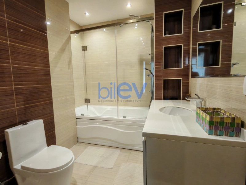 Aylıq Kirayə 4 otaqlı Yeni Tikili bina evi  176m², Bakı