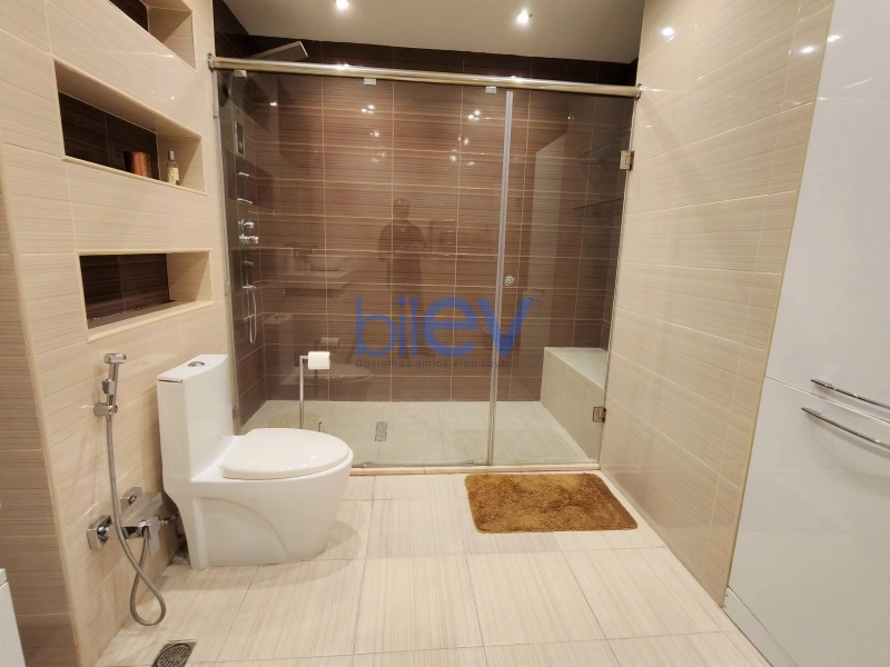 Aylıq Kirayə 4 otaqlı Yeni Tikili bina evi  176m², Bakı