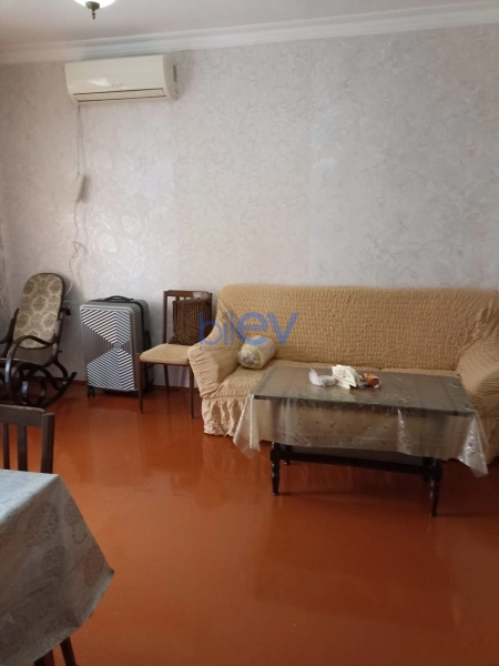 Aylıq Kirayə 3 otaqlı Köhnə Tikili bina evi  70m², Bakı