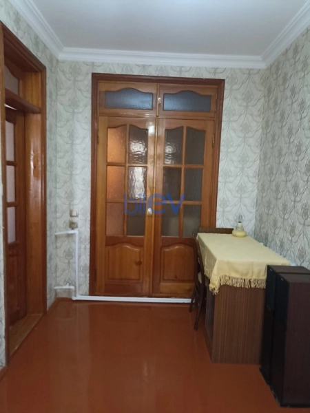 Aylıq Kirayə 3 otaqlı Köhnə Tikili bina evi  70m², Bakı