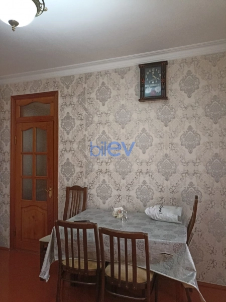 Aylıq Kirayə 3 otaqlı Köhnə Tikili bina evi  70m², Bakı