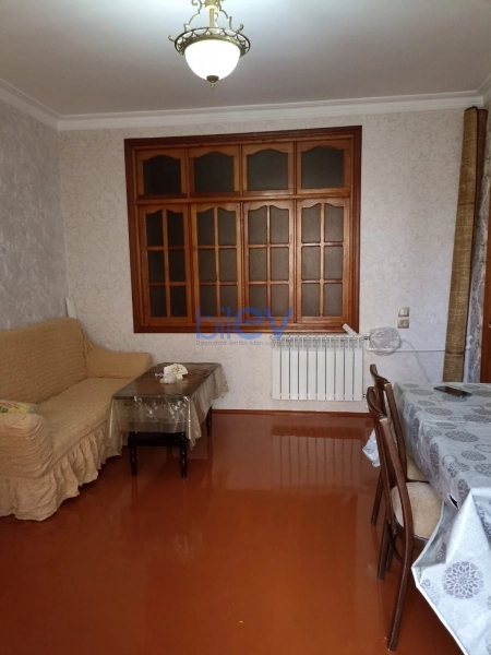 Aylıq Kirayə 3 otaqlı Köhnə Tikili bina evi  70m², Bakı