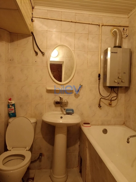 Aylıq Kirayə 3 otaqlı Köhnə Tikili bina evi  70m², Bakı
