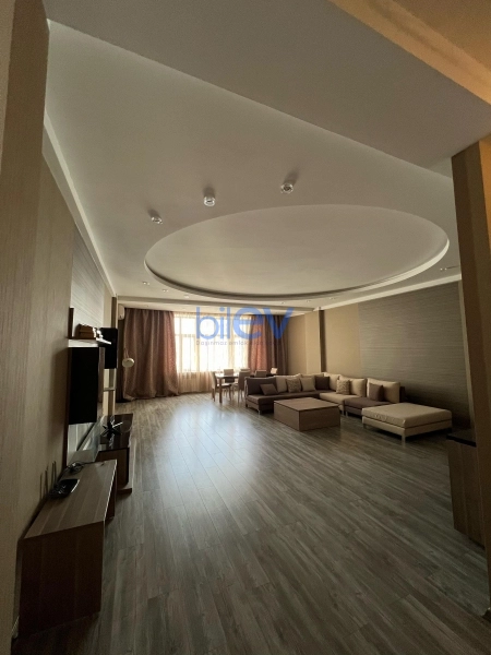Aylıq Kirayə 3 otaqlı Yeni Tikili bina evi  90m², Bakı