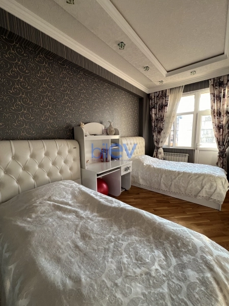 Satış 3 otaqlı Yeni Tikili bina evi  147m², Bakı