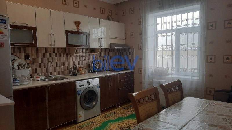 Satış 6 otaqlı Həyət evi  200m², Bakı