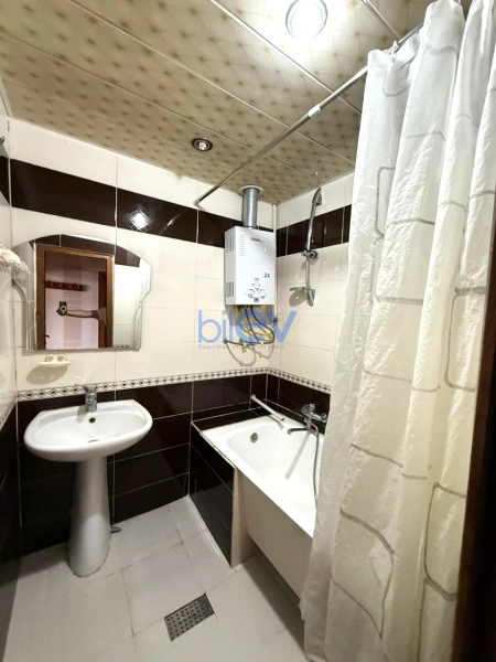 Aylıq Kirayə 2 otaqlı Köhnə Tikili bina evi  55m², Bakı