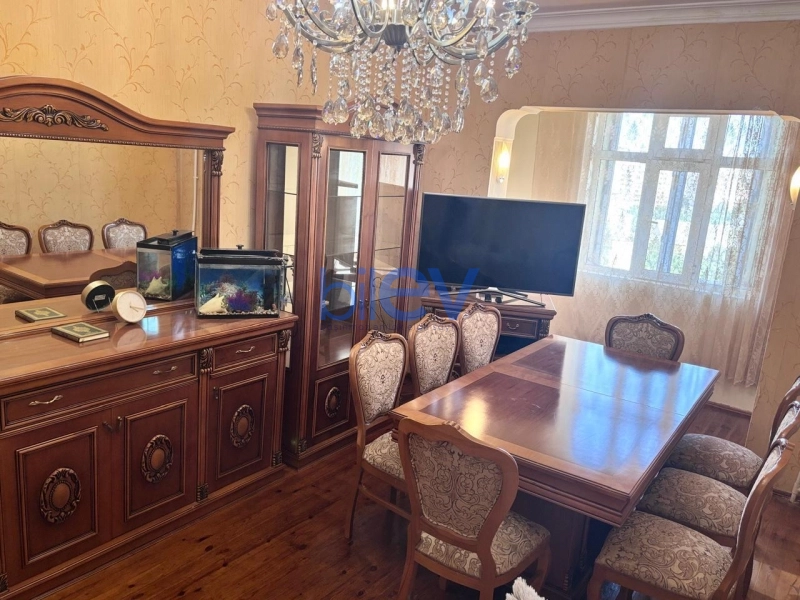 Aylıq Kirayə 3 otaqlı Köhnə Tikili bina evi  80m², Bakı