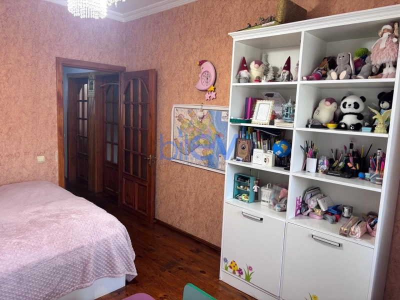 Aylıq Kirayə 3 otaqlı Köhnə Tikili bina evi  80m², Bakı