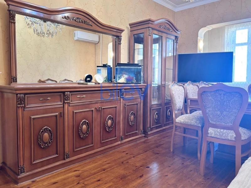 Aylıq Kirayə 3 otaqlı Köhnə Tikili bina evi  80m², Bakı