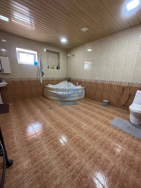 Satış 10 otaqlı Bağ evi  585m², Bakı