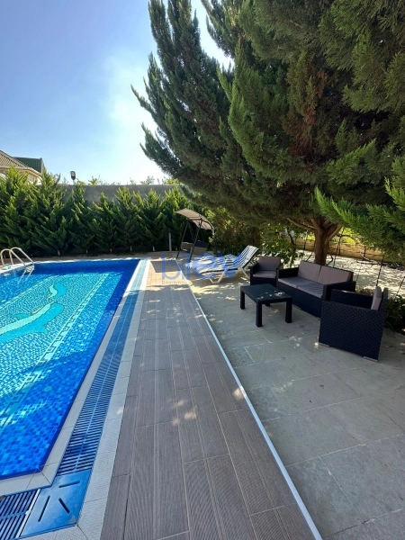 Satış 10 otaqlı Bağ evi  585m², Bakı