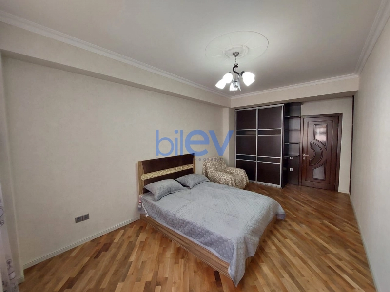 Aylıq Kirayə 3 otaqlı Yeni Tikili bina evi  120m², Bakı