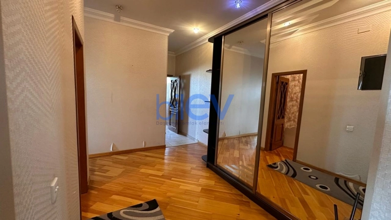 Aylıq Kirayə 3 otaqlı Yeni Tikili bina evi  105m², Bakı
