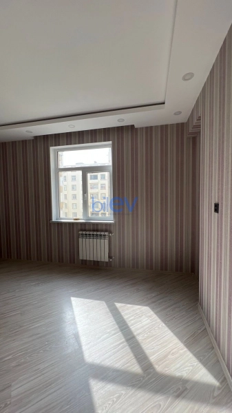Aylıq Kirayə 3 otaqlı Yeni Tikili bina evi  78m², Bakı