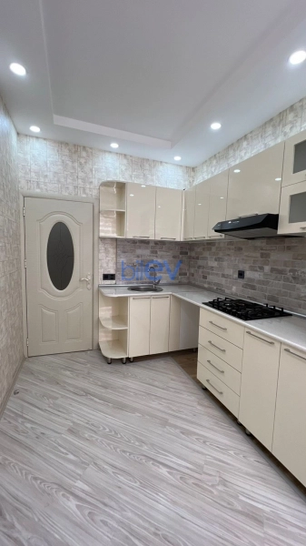 Aylıq Kirayə 3 otaqlı Yeni Tikili bina evi  78m², Bakı