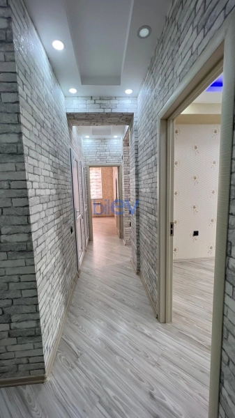 Aylıq Kirayə 3 otaqlı Yeni Tikili bina evi  78m², Bakı