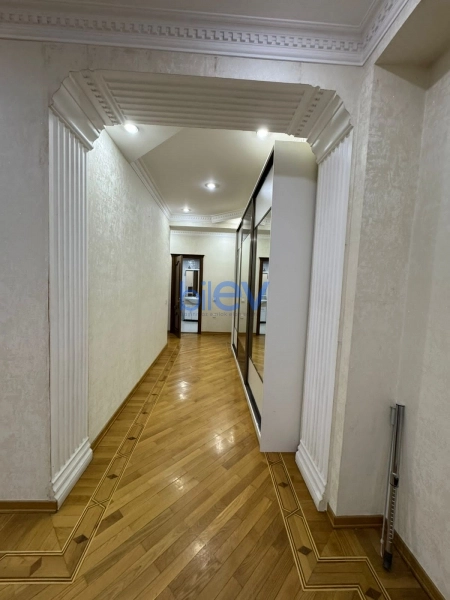 Aylıq Kirayə 3 otaqlı Yeni Tikili bina evi  170m², Bakı