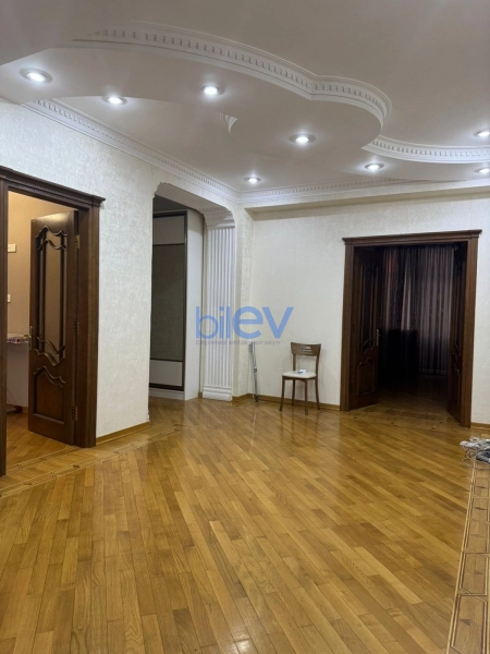 Aylıq Kirayə 3 otaqlı Yeni Tikili bina evi  170m², Bakı