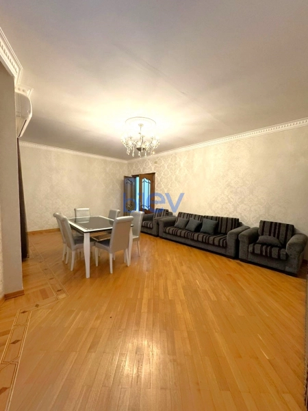 Aylıq Kirayə 3 otaqlı Yeni Tikili bina evi  170m², Bakı