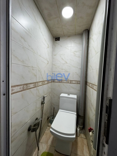 Satış 3 otaqlı Köhnə Tikili bina evi  72m², Bakı