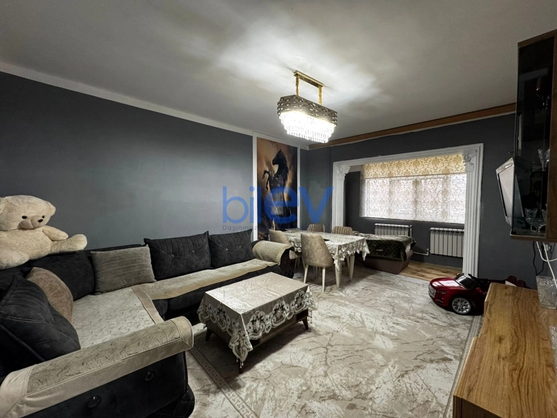 Satış 3 otaqlı Köhnə Tikili bina evi  72m², Bakı