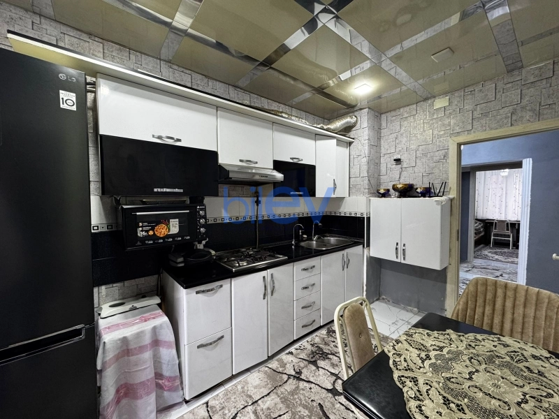 Satış 3 otaqlı Köhnə Tikili bina evi  72m², Bakı