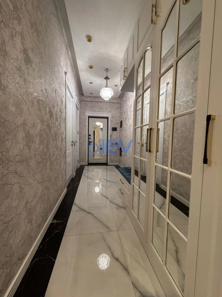 Aylıq Kirayə 4 otaqlı Yeni Tikili bina evi  142m², Bakı