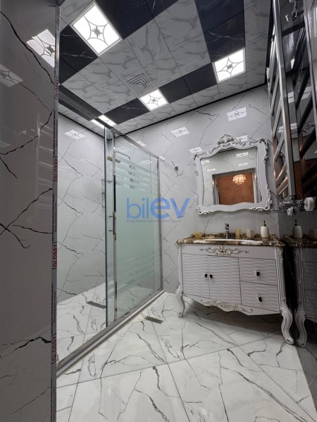 Aylıq Kirayə 4 otaqlı Yeni Tikili bina evi  142m², Bakı