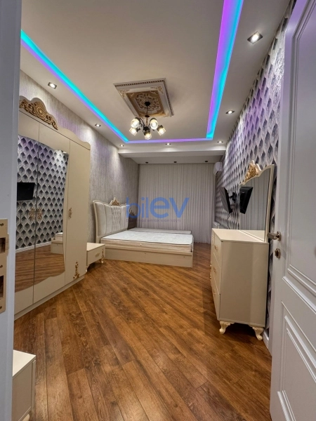 Aylıq Kirayə 4 otaqlı Yeni Tikili bina evi  142m², Bakı
