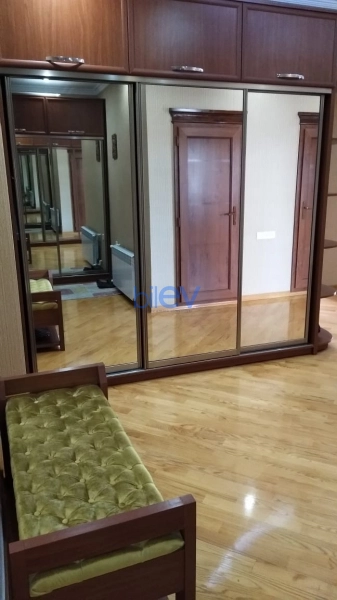 Aylıq Kirayə 3 otaqlı Yeni Tikili bina evi  140m², Bakı