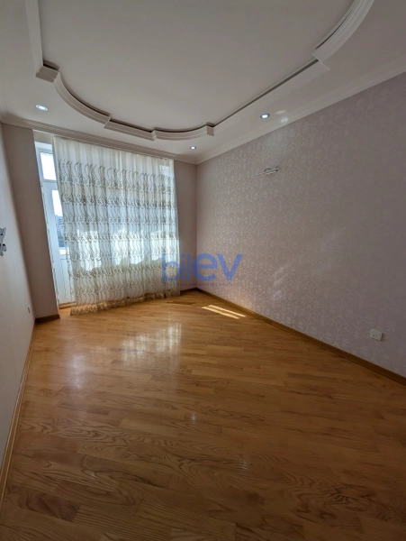 Aylıq Kirayə 3 otaqlı Yeni Tikili bina evi  140m², Bakı