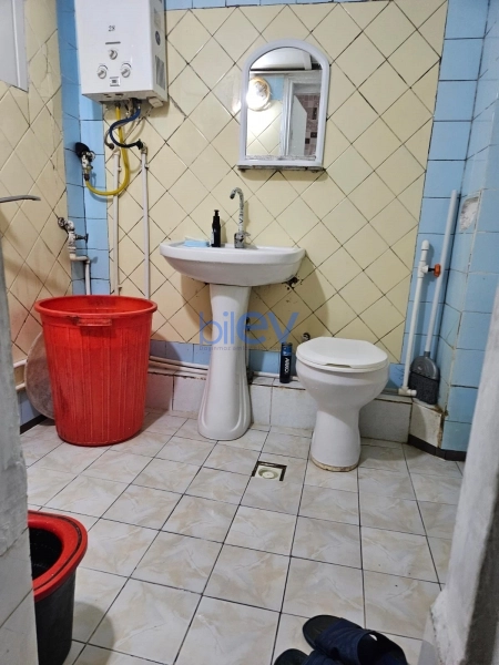 Satış 3 otaqlı Köhnə Tikili bina evi  60m², Bakı
