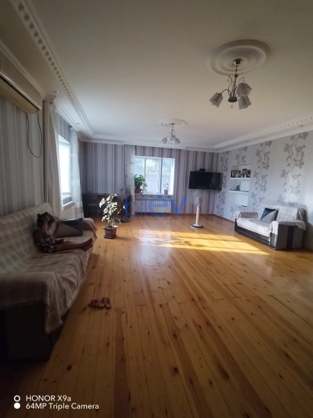 Satış 5 otaqlı Bağ evi  200m², Bakı