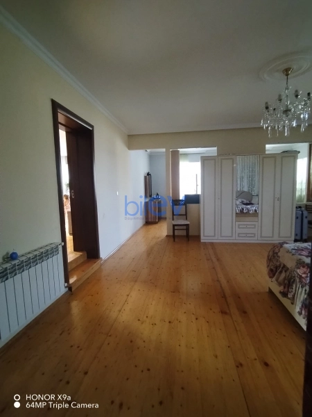 Satış 5 otaqlı Bağ evi  200m², Bakı
