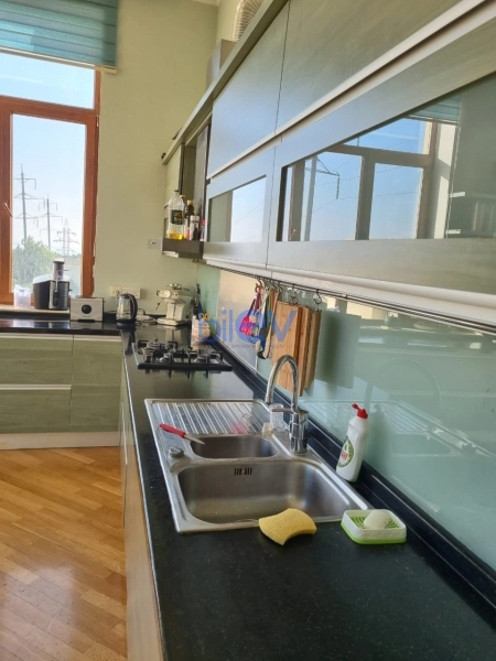 Aylıq Kirayə 7 otaqlı Bağ evi  480m², Bakı