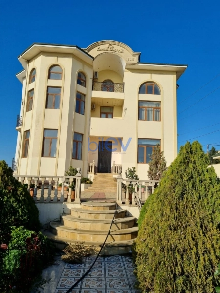 Aylıq Kirayə 7 otaqlı Bağ evi  480m², Bakı
