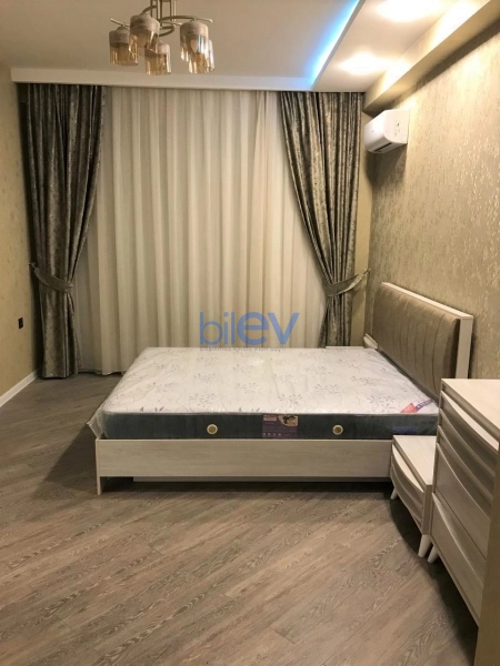 Aylıq Kirayə 3 otaqlı Yeni Tikili bina evi  110m², Bakı