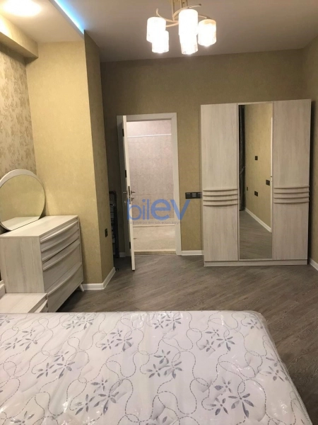 Aylıq Kirayə 3 otaqlı Yeni Tikili bina evi  110m², Bakı