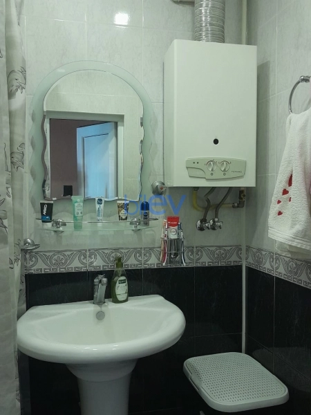 Aylıq Kirayə 3 otaqlı Köhnə Tikili bina evi  67m², Bakı