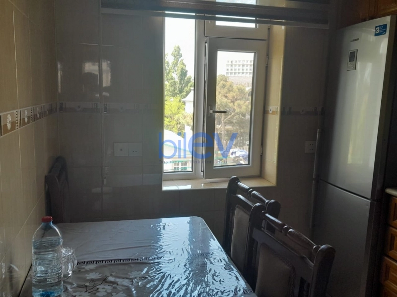 Aylıq Kirayə 3 otaqlı Köhnə Tikili bina evi  67m², Bakı