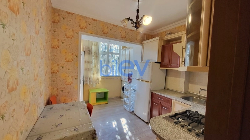 Satış 1 otaqlı Köhnə Tikili bina evi  42m², Bakı