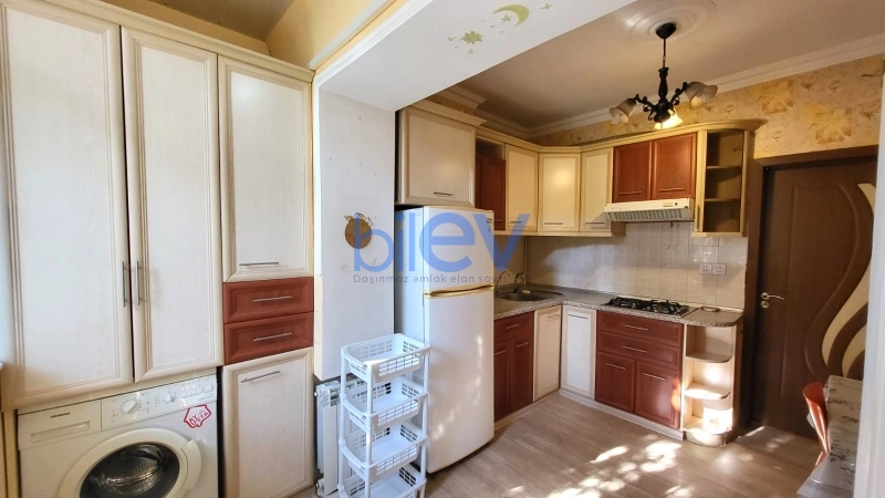 Satış 1 otaqlı Köhnə Tikili bina evi  42m², Bakı